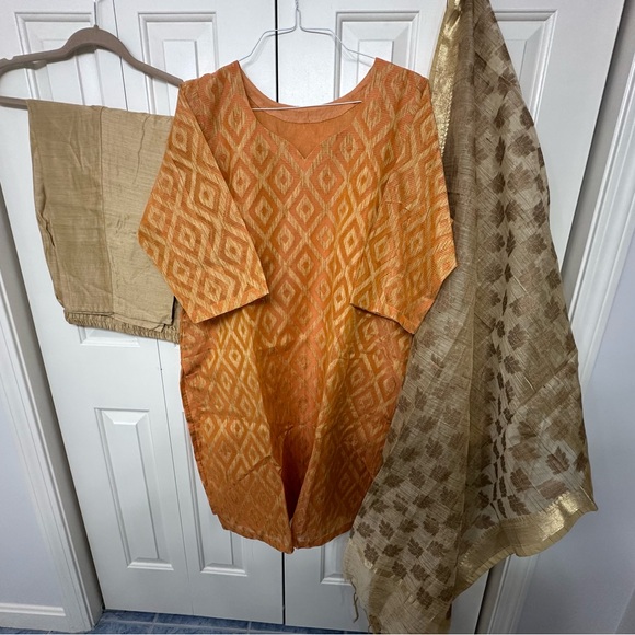 Sale‼️Rust Ikat Salwaar Kameez in 26” made of pure cotton with a lovely dupatta. - Picture 2 of 16